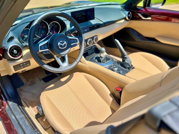 2025-Mazda-MX-5-Miata-35th-Anniversary-door-panel-carpro,.jpg